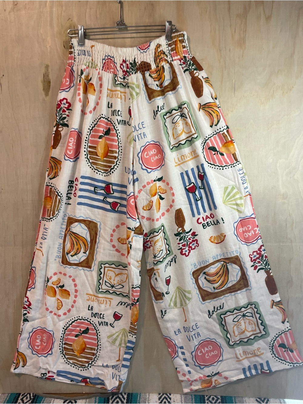 Wide Leg Cream Printed Palazzo Pants with Italian-Inspired Motif - Picture 4 of 12